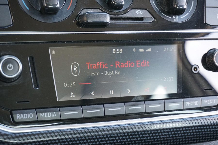 Volkswagen up! 1.0 BMT move up! 5-DRS + AIRCO / DAB / BLUETOOTH
