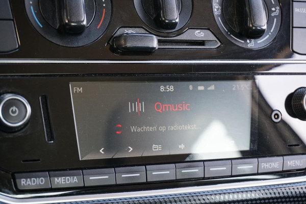 Volkswagen up! 1.0 BMT move up! 5-DRS + AIRCO / DAB / BLUETOOTH