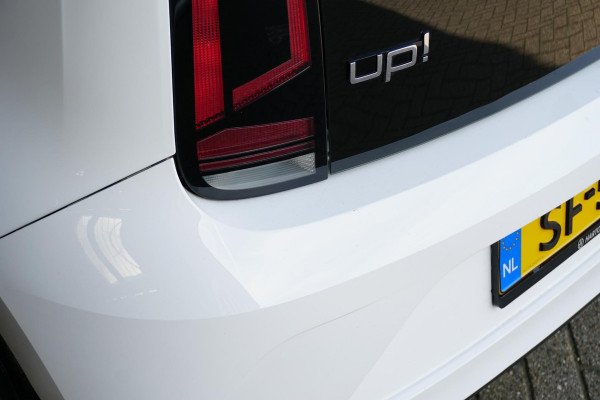 Volkswagen up! 1.0 BMT move up! 5-DRS + AIRCO / DAB / BLUETOOTH