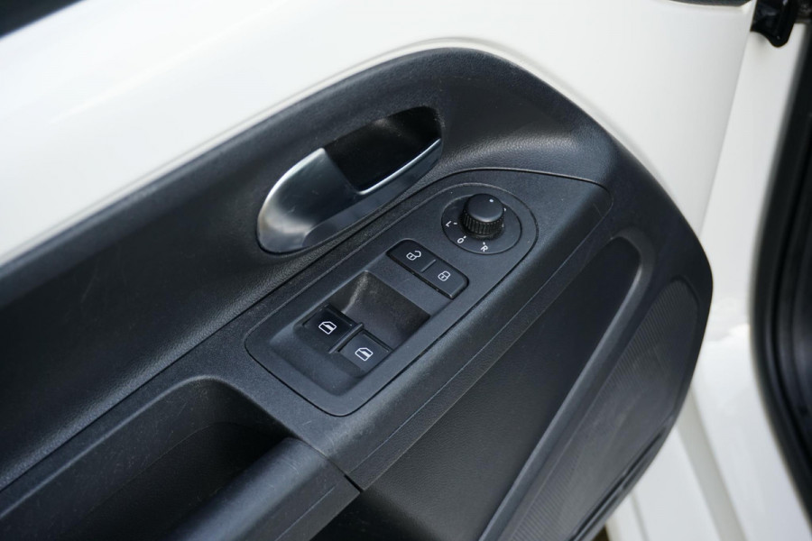Volkswagen up! 1.0 BMT move up! 5-DRS + AIRCO / DAB / BLUETOOTH