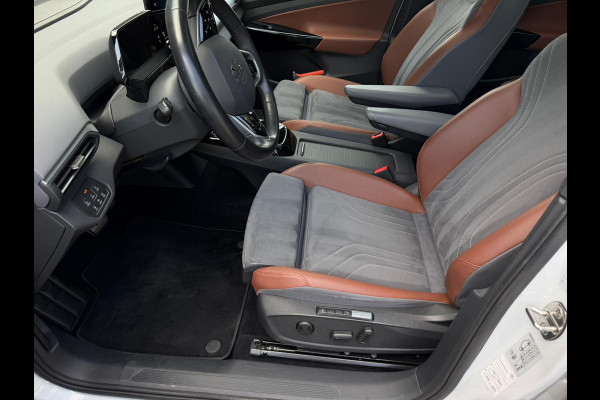 Volkswagen ID.4 First Max 77 kWh / Trekhaak / Warmtepomp / Panodak / 21" LM / Carplay / HU display