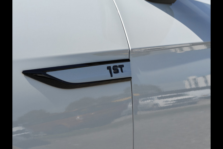 Volkswagen ID.4 First Max 77 kWh / Trekhaak / Warmtepomp / Panodak / 21" LM / Carplay / HU display