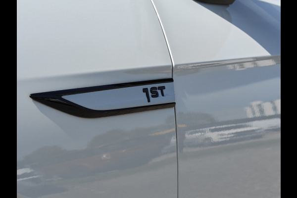 Volkswagen ID.4 First Max 77 kWh / Trekhaak / Warmtepomp / Panodak / 21" LM / Carplay / HU display
