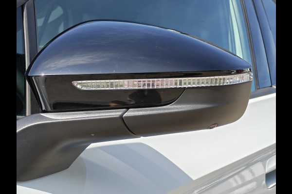 Volkswagen ID.4 First Max 77 kWh / Trekhaak / Warmtepomp / Panodak / 21" LM / Carplay / HU display