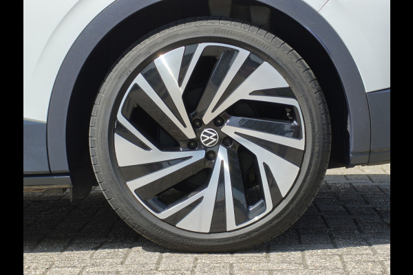 Volkswagen ID.4 First Max 77 kWh / Trekhaak / Warmtepomp / Panodak / 21" LM / Carplay / HU display