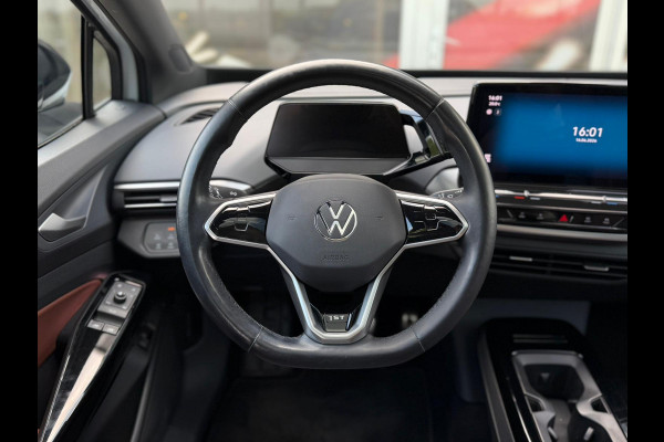 Volkswagen ID.4 First Max 77 kWh / Trekhaak / Warmtepomp / Panodak / 21" LM / Carplay / HU display