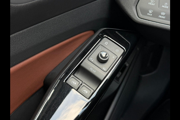 Volkswagen ID.4 First Max 77 kWh / Trekhaak / Warmtepomp / Panodak / 21" LM / Carplay / HU display