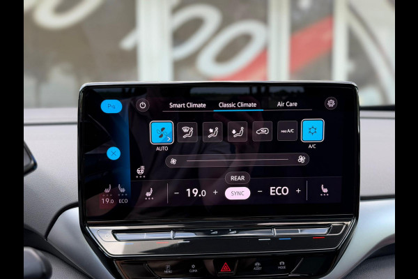 Volkswagen ID.4 First Max 77 kWh / Trekhaak / Warmtepomp / Panodak / 21" LM / Carplay / HU display