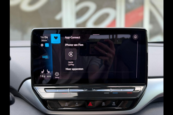 Volkswagen ID.4 First Max 77 kWh / Trekhaak / Warmtepomp / Panodak / 21" LM / Carplay / HU display