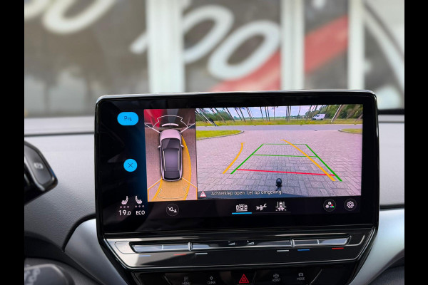 Volkswagen ID.4 First Max 77 kWh / Trekhaak / Warmtepomp / Panodak / 21" LM / Carplay / HU display
