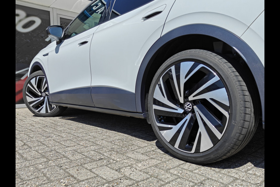 Volkswagen ID.4 First Max 77 kWh / Trekhaak / Warmtepomp / Panodak / 21" LM / Carplay / HU display
