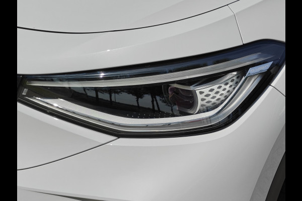 Volkswagen ID.4 First Max 77 kWh / Trekhaak / Warmtepomp / Panodak / 21" LM / Carplay / HU display