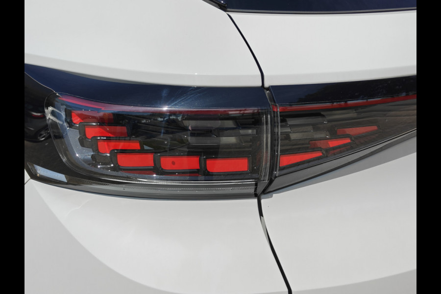 Volkswagen ID.4 First Max 77 kWh / Trekhaak / Warmtepomp / Panodak / 21" LM / Carplay / HU display