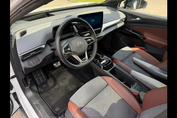 Volkswagen ID.4 First Max 77 kWh / Trekhaak / Warmtepomp / Panodak / 21" LM / Carplay / HU display