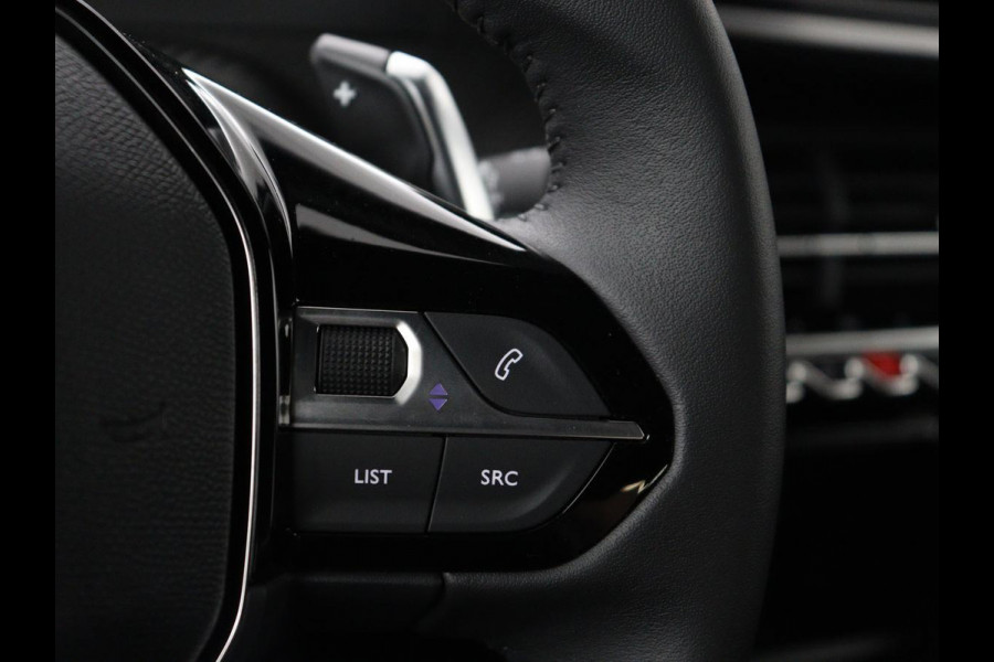 Peugeot 2008 1.2 Hybrid 136 Active | Carplay | Cruise Control | Climate control | Parkeerhulp | DAB | Bluetooth