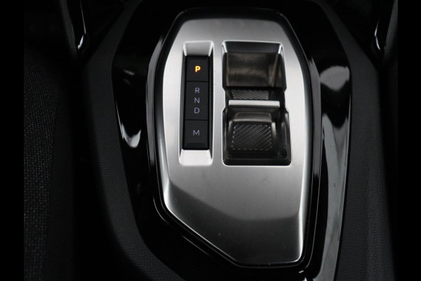 Peugeot 2008 1.2 Hybrid 136 Active | Carplay | Cruise Control | Climate control | Parkeerhulp | DAB | Bluetooth