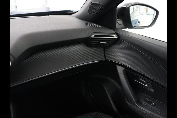 Peugeot 2008 1.2 Hybrid 136 Active | Carplay | Cruise Control | Climate control | Parkeerhulp | DAB | Bluetooth