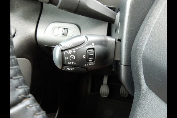 Citroën Berlingo 1.2 PureTech SHINE*NAVI*CR CONTR*TREKH*CAM*
