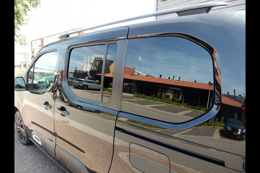 Citroën Berlingo 1.2 PureTech SHINE*NAVI*CR CONTR*TREKH*CAM*