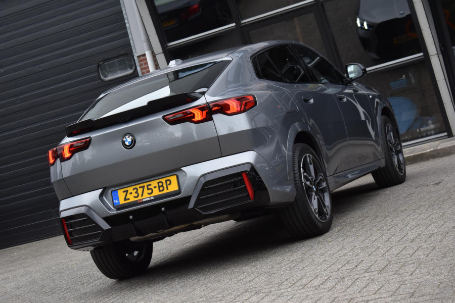 BMW X2 sDrive20i Launch Edition M-Pakket Pano Harman/Kardon Camera