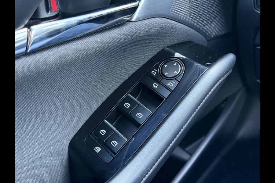 Mazda 3 2.0 e-SkyActiv-X M Hybrid 186 Luxury | CarPlay | ACC | BOSE | HUD | 18 inch