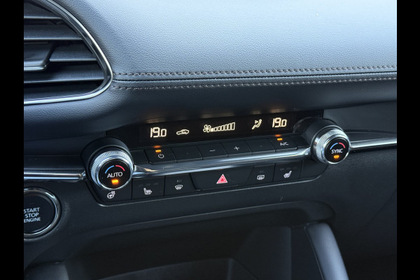 Mazda 3 2.0 e-SkyActiv-X M Hybrid 186 Luxury | CarPlay | ACC | BOSE | HUD | 18 inch