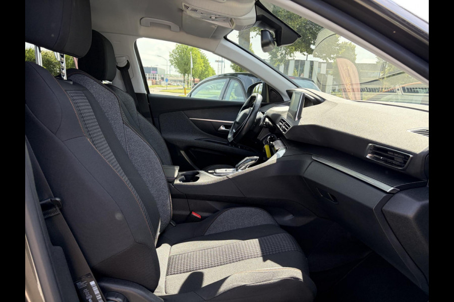 Peugeot 3008 1.2 PureTech Active 360°Camera,Navi,Carplay,Trekhaak,Lm velgen,D-riem vv in2023,Recent beurt gehad,N.A.P,131pk,Pdc,Apk tot 01-2027
