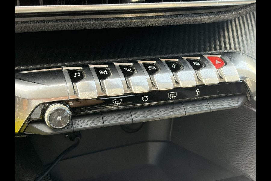 Peugeot 3008 1.2 PureTech Active 360°Camera,Navi,Carplay,Trekhaak,Lm velgen,D-riem vv in2023,Recent beurt gehad,N.A.P,131pk,Pdc,Apk tot 01-2027