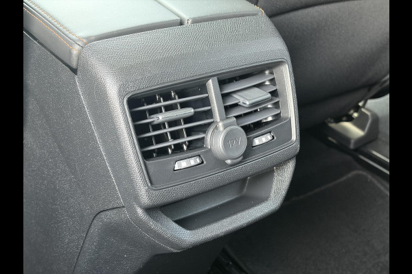 Peugeot 3008 1.2 PureTech Active 360°Camera,Navi,Carplay,Trekhaak,Lm velgen,D-riem vv in2023,Recent beurt gehad,N.A.P,131pk,Pdc,Apk tot 01-2027