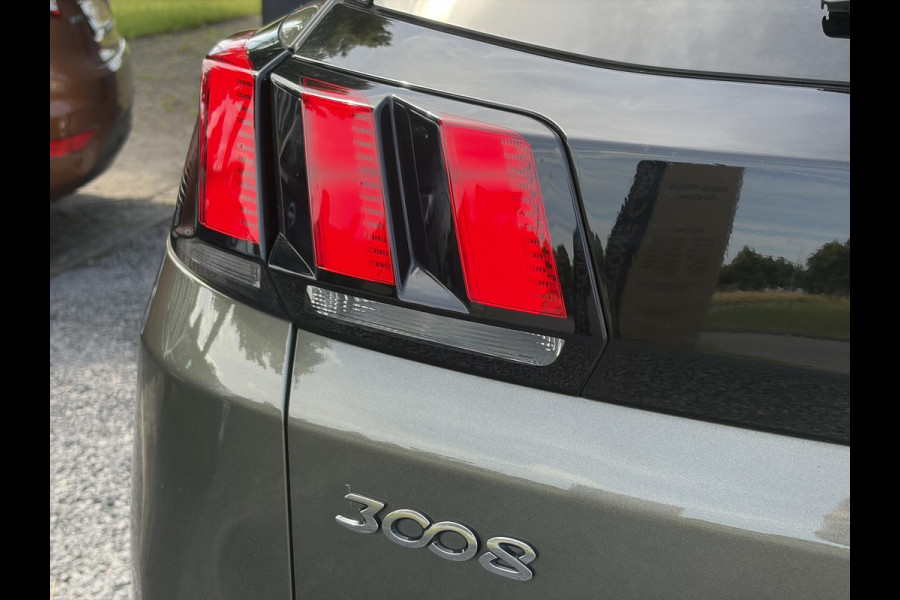 Peugeot 3008 1.2 PureTech Active 360°Camera,Navi,Carplay,Trekhaak,Lm velgen,D-riem vv in2023,Recent beurt gehad,N.A.P,131pk,Pdc,Apk tot 01-2027
