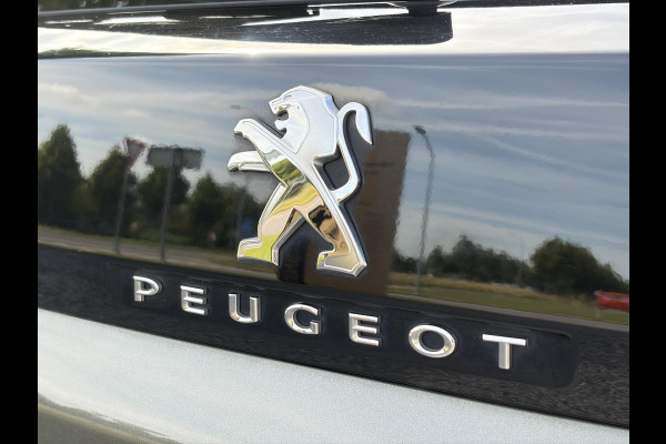 Peugeot 3008 1.2 PureTech Active 360°Camera,Navi,Carplay,Trekhaak,Lm velgen,D-riem vv in2023,Recent beurt gehad,N.A.P,131pk,Pdc,Apk tot 01-2027
