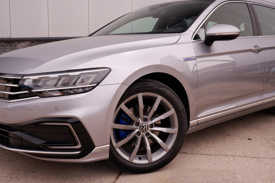 Volkswagen Passat Variant 1.4 TSI PHEV GTE Business | Pano | Elek. Trekhaak | Head-Up | Carplay | LED | Camera | Navi | Alcantara