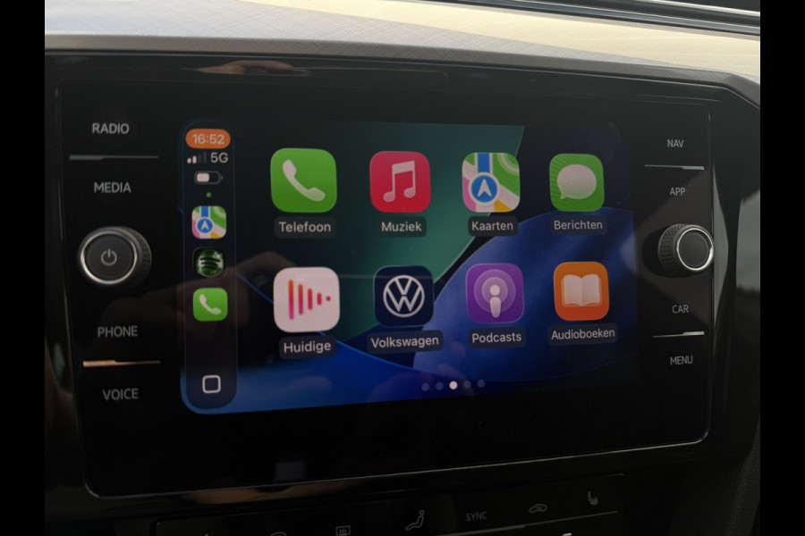 Volkswagen Passat Variant 1.4 TSI PHEV GTE Business | Pano | Elek. Trekhaak | Head-Up | Carplay | LED | Camera | Navi | Alcantara