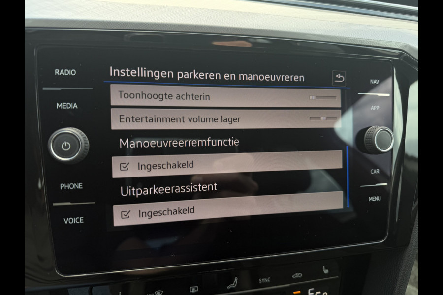 Volkswagen Passat Variant 1.4 TSI PHEV GTE Business | Pano | Elek. Trekhaak | Head-Up | Carplay | LED | Camera | Navi | Alcantara