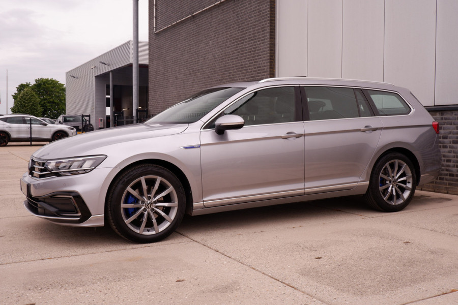 Volkswagen Passat Variant 1.4 TSI PHEV GTE Business | Pano | Elek. Trekhaak | Head-Up | Carplay | LED | Camera | Navi | Alcantara