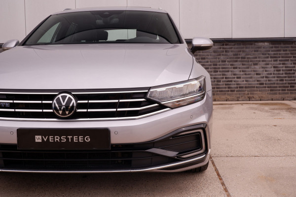 Volkswagen Passat Variant 1.4 TSI PHEV GTE Business | Pano | Elek. Trekhaak | Head-Up | Carplay | LED | Camera | Navi | Alcantara