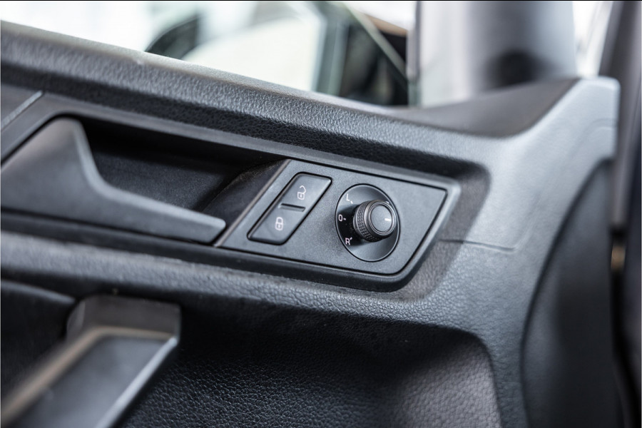 Volkswagen Caddy 2.0 TDI L2H1 Maxi C-Edition | ACC | Bi-Xenon | Orig. NL Auto | CarPlay | Navigatie | DAB | DSG | PDC | Nieuwe APK | NAP Logisch