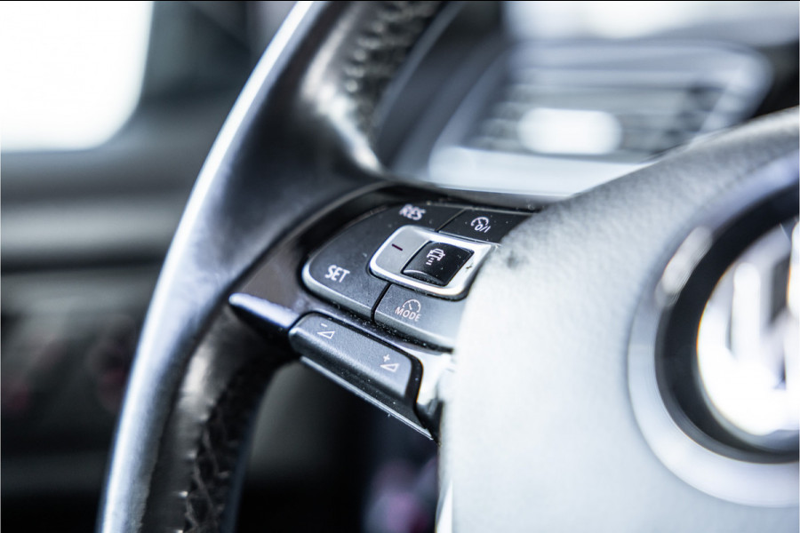 Volkswagen Caddy 2.0 TDI L2H1 Maxi C-Edition | ACC | Bi-Xenon | Orig. NL Auto | CarPlay | Navigatie | DAB | DSG | PDC | Nieuwe APK | NAP Logisch