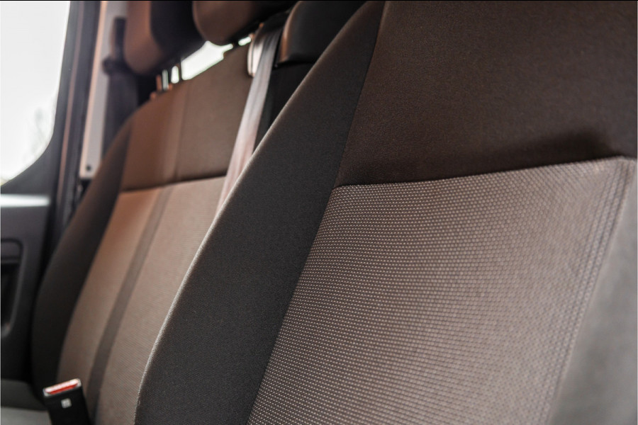 Opel Vivaro 2.0 BlueHdi L3 DC | Dubbel cabine | 6-Zitter | Automaat | Navigatie | Camera | Trekhaak | PDC | Nieuwe APK | Treeplanken | Spoilerkit