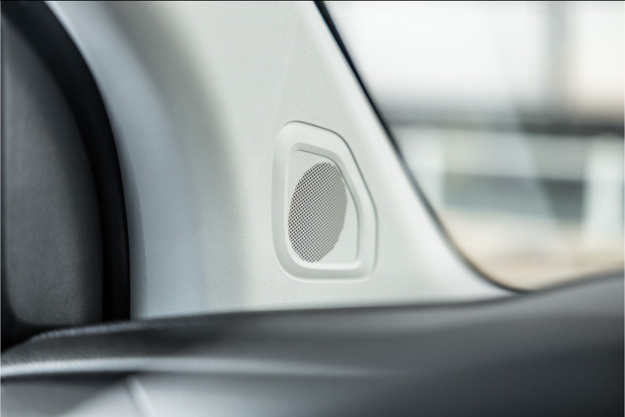 Opel Vivaro 2.0 BlueHDi L3 DC | Dubbel cabine | Automaat | 6-Zitter | Navigatie | Camera | CarPlay | Dodehoek detector | Imperiaal | Trekhaak | F1 Flippers | Airco | BPM Vrij | Dealer onderhouden | Nieuwe APK