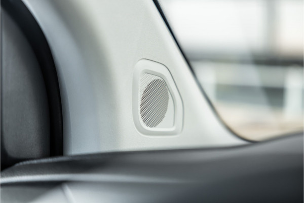 Opel Vivaro 2.0 BlueHDi L3 DC | Dubbel cabine | Automaat | 6-Zitter | Navigatie | Camera | CarPlay | Dodehoek detector | Imperiaal | Trekhaak | F1 Flippers | Airco | BPM Vrij | Dealer onderhouden | Nieuwe APK