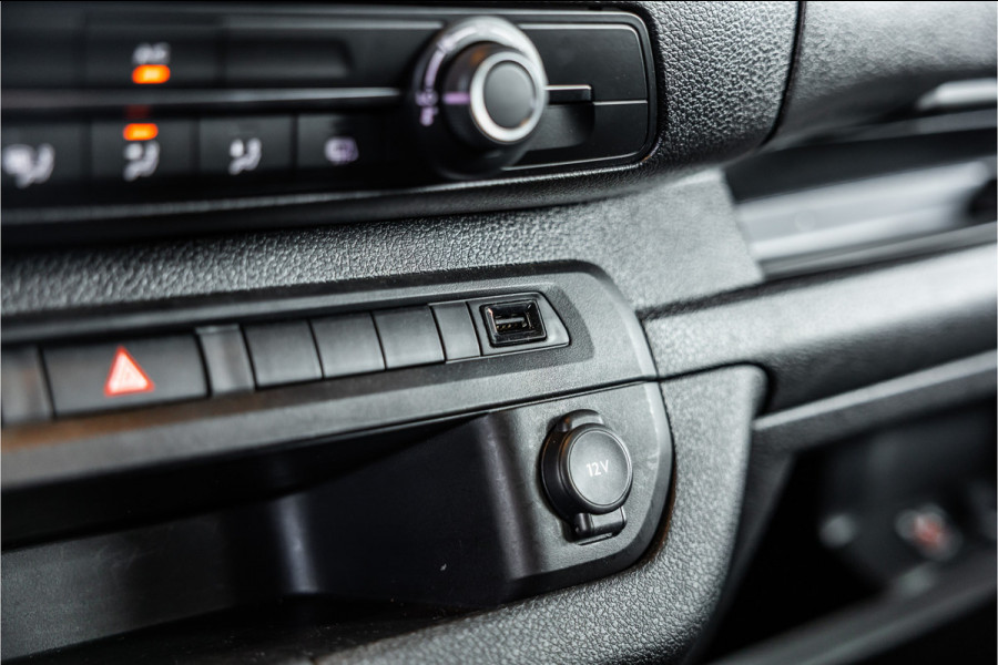 Opel Vivaro 2.0 BlueHDi L3 DC | Dubbel cabine | Automaat | 6-Zitter | Navigatie | Camera | CarPlay | Dodehoek detector | Imperiaal | Trekhaak | F1 Flippers | Airco | BPM Vrij | Dealer onderhouden | Nieuwe APK