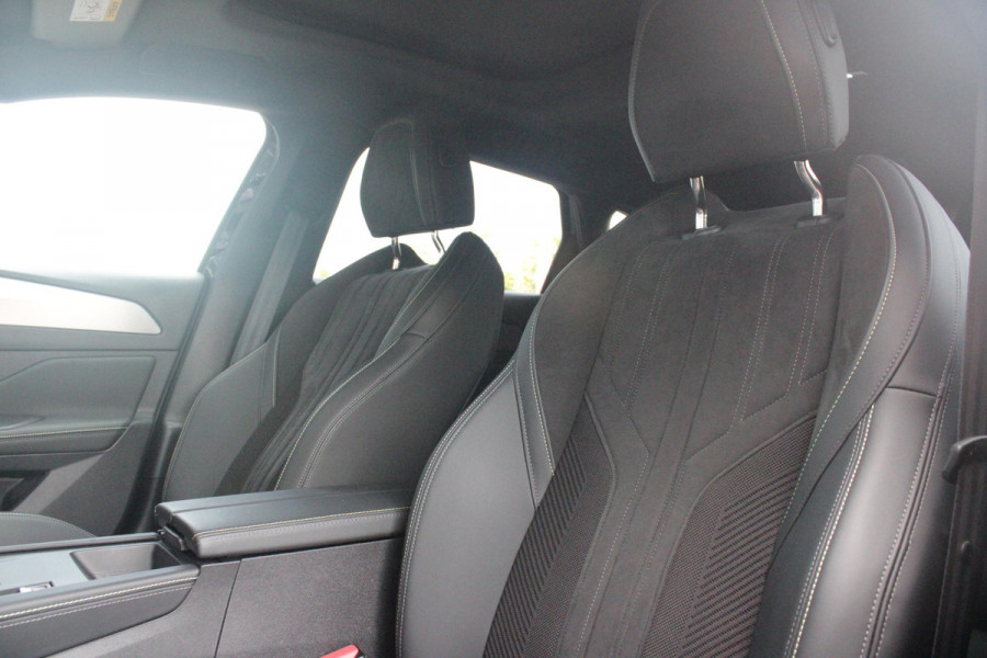 Peugeot 308 SW 1.6 Plug-in Hybrid 225 GT | PANORAMA SCHUIF/KANTEL DAK | 18" LICHTMETALEN VELGEN | ACHTERUITRIJ CAMERA | PARKEERSENSOREN VOOR + ACHTER | LED MATRIX KOPLAMPEN | NAVIGATIE | ELEKTRISCH BEDIENBARE BESTUURDERSSTOEL MET MASSAGE FUNCTIE | STOEL VERWAMING | DRAADLOZE APPLE CARPLAY/ANDROID AUTO | DODEHOEK DETECTIE | KEYLESS ENTRY/START | ADAPTIVE CRUISE CONTROL | NAVIGATIE |
