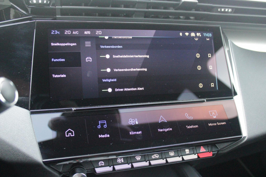 Peugeot 308 SW 1.6 Plug-in Hybrid 225 GT | PANORAMA SCHUIF/KANTEL DAK | 18" LICHTMETALEN VELGEN | ACHTERUITRIJ CAMERA | PARKEERSENSOREN VOOR + ACHTER | LED MATRIX KOPLAMPEN | NAVIGATIE | ELEKTRISCH BEDIENBARE BESTUURDERSSTOEL MET MASSAGE FUNCTIE | STOEL VERWAMING | DRAADLOZE APPLE CARPLAY/ANDROID AUTO | DODEHOEK DETECTIE | KEYLESS ENTRY/START | ADAPTIVE CRUISE CONTROL | NAVIGATIE |