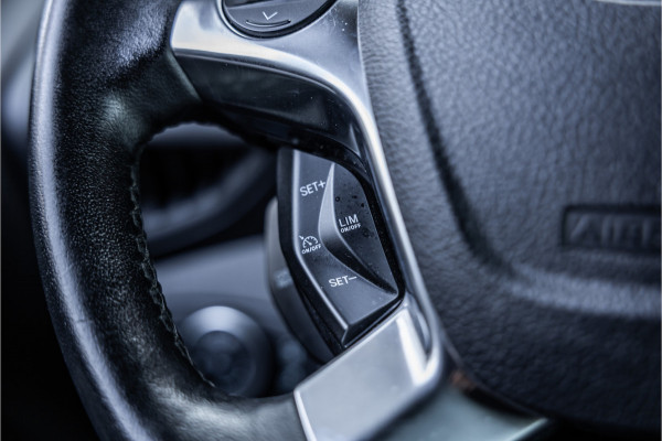 Ford Transit Connect 1.0 Ecoboost L2 | 3-Zitter | Sortimo inrichting | Navigatie | Camera | CarPlay | Stoelverwarming | Airco | MF Stuur | Dealer onderhouden | Nieuwe APK