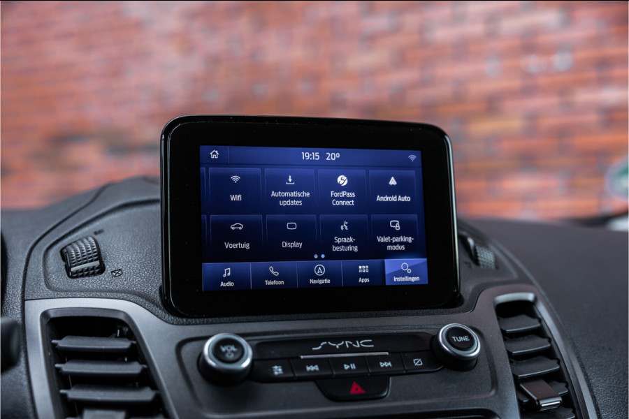 Ford Transit Connect 1.0 Ecoboost L2 | 3-Zitter | Sortimo inrichting | Navigatie | Camera | CarPlay | Stoelverwarming | Airco | MF Stuur | Dealer onderhouden | Nieuwe APK