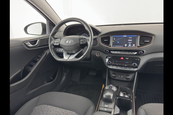 Hyundai IONIQ Comfort EV {SoH-98} Aut. *HEATPUMP | FULL-LED | DIGI-COCKPIT | SHIFTPADDLES | LANE-ASSIST | CCS-FASTLOADER | CRUISE | CAMERA | KEYLESS | DAB+ | NAVI-FULLMAP | ECC | PDC | TOWBAR | 16"ALU*