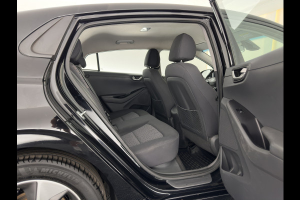 Hyundai IONIQ Comfort EV {SoH-98} Aut. *HEATPUMP | FULL-LED | DIGI-COCKPIT | SHIFTPADDLES | LANE-ASSIST | CCS-FASTLOADER | CRUISE | CAMERA | KEYLESS | DAB+ | NAVI-FULLMAP | ECC | PDC | TOWBAR | 16"ALU*