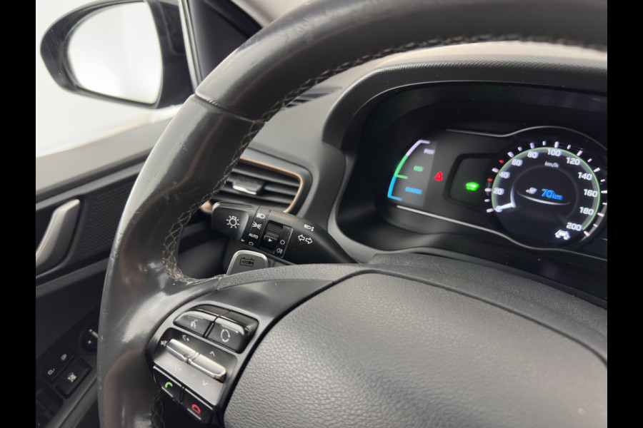 Hyundai IONIQ Comfort EV {SoH-98} Aut. *HEATPUMP | FULL-LED | DIGI-COCKPIT | SHIFTPADDLES | LANE-ASSIST | CCS-FASTLOADER | CRUISE | CAMERA | KEYLESS | DAB+ | NAVI-FULLMAP | ECC | PDC | TOWBAR | 16"ALU*