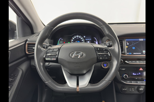 Hyundai IONIQ Comfort EV {SoH-98} Aut. *HEATPUMP | FULL-LED | DIGI-COCKPIT | SHIFTPADDLES | LANE-ASSIST | CCS-FASTLOADER | CRUISE | CAMERA | KEYLESS | DAB+ | NAVI-FULLMAP | ECC | PDC | TOWBAR | 16"ALU*